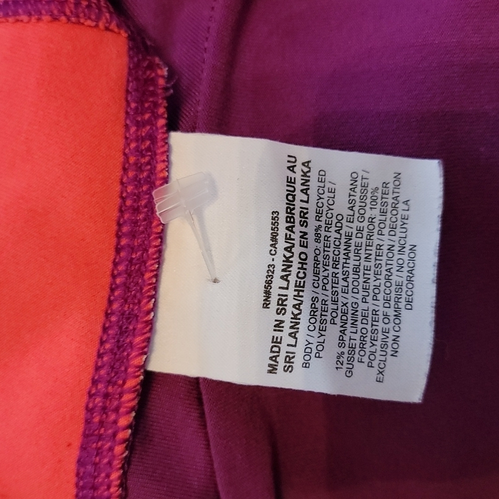 Nike DRI-FIT Purple Crop Leggings Mesh Hem Size Small - Picture 4 of 4